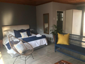 Blue Lotus Guest House Pta East-Solar power